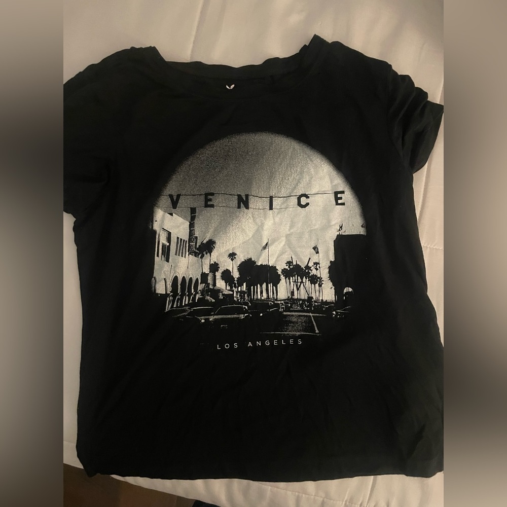 American Eagle black graphic t-shirt size medium